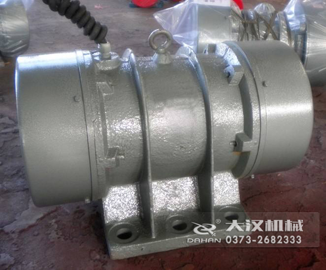 VB振動(dòng)電機(jī)是靠偏心塊的振動(dòng)而造成的，振動(dòng)源所以偏心塊的角度和大小是比較重要的。